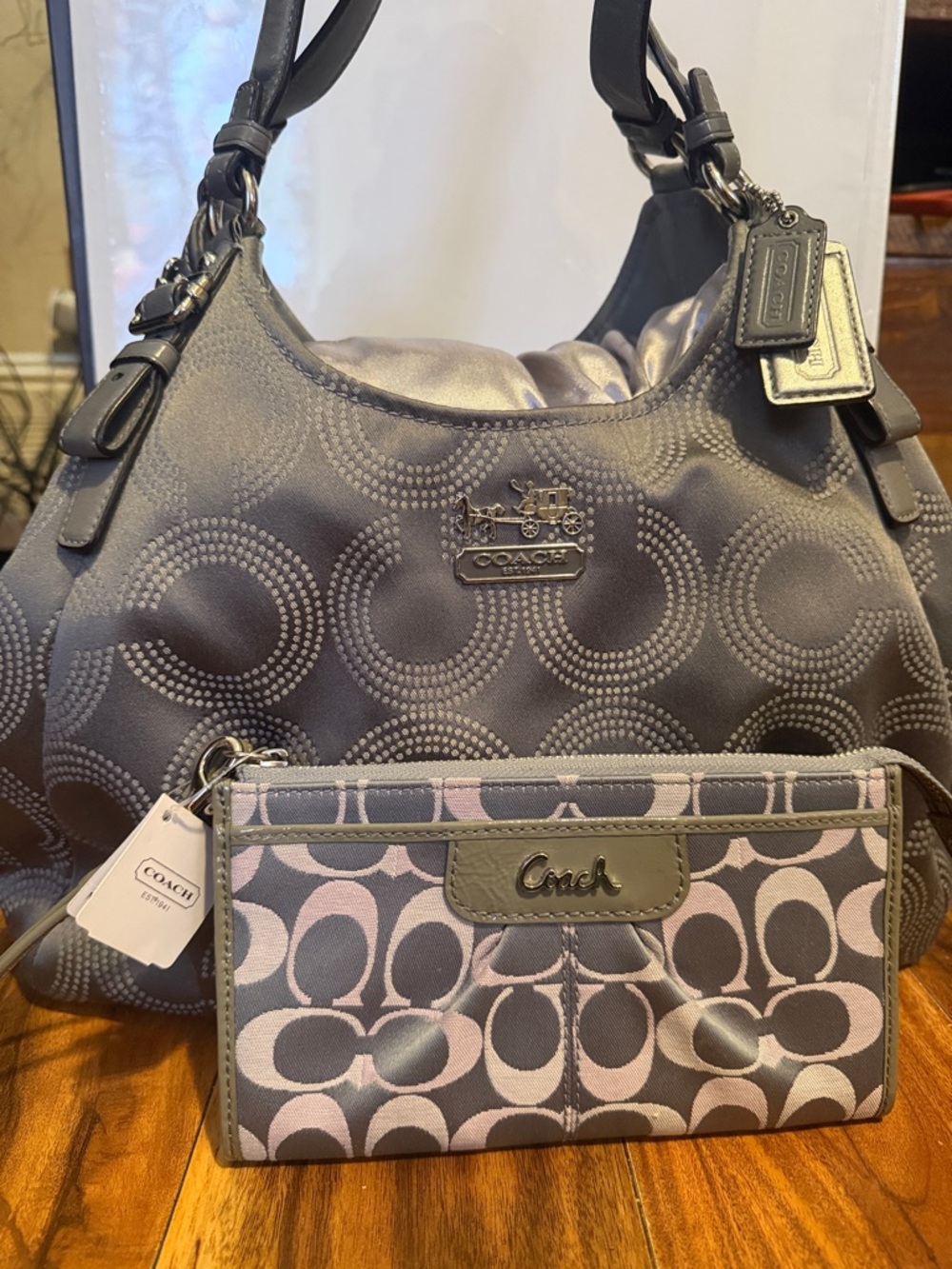 Vintage LIKE NEW Coach Madison Dotted Op Art Maggie Bag w MATCHING NWT WRISTLET!